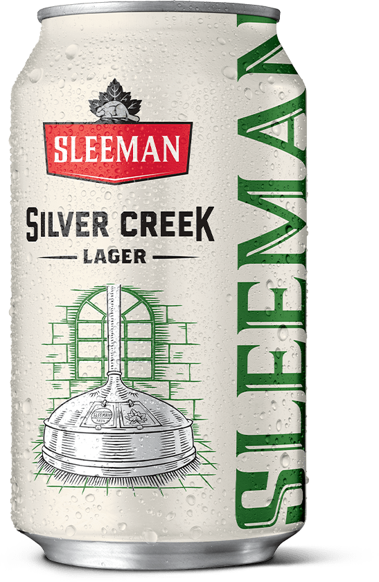 A 355 ml can and a 473 ml can of Sleeman Clear 2.0